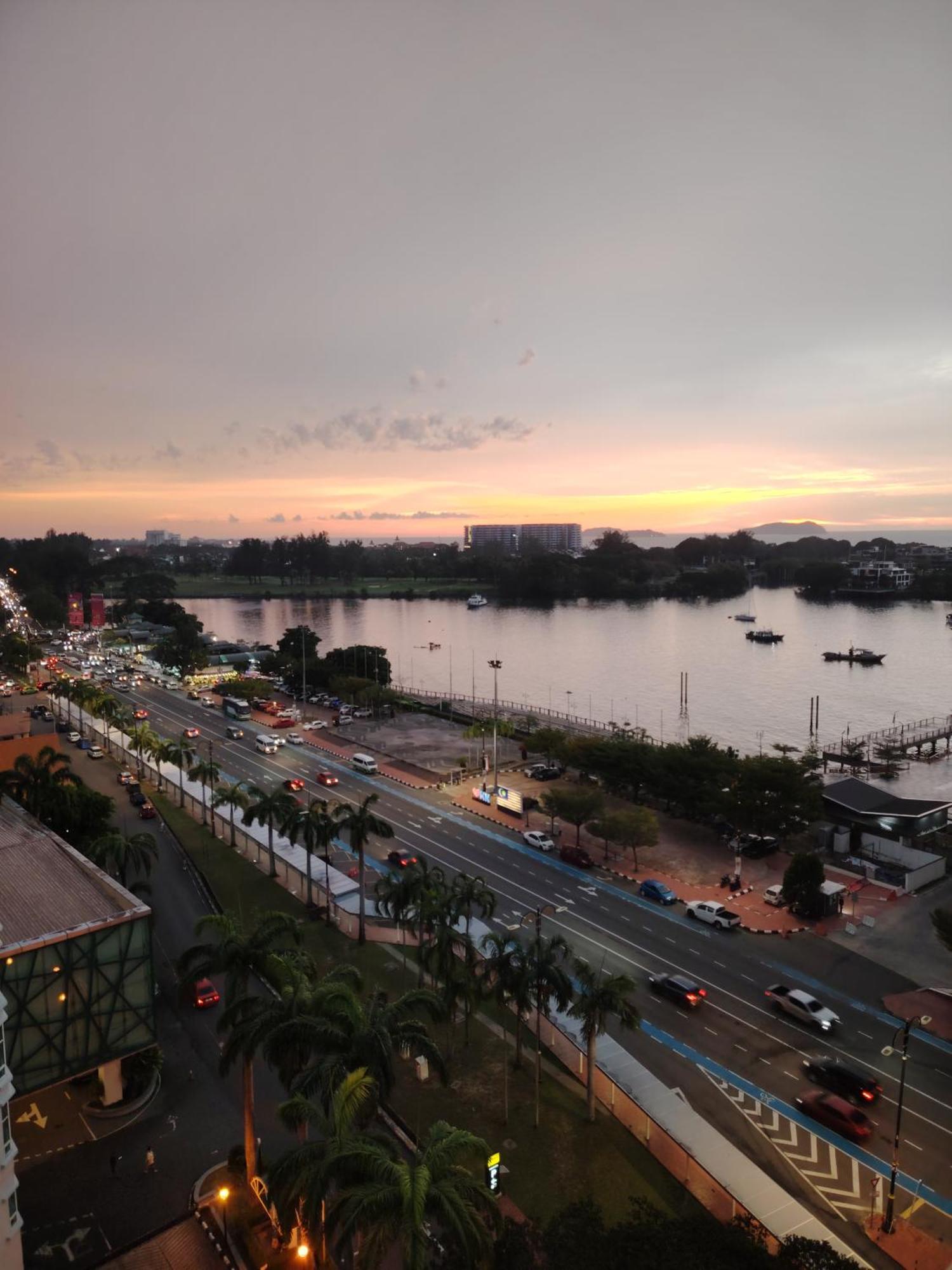 Town Condo - Marina Court Kota Kinabalu Dış mekan fotoğraf